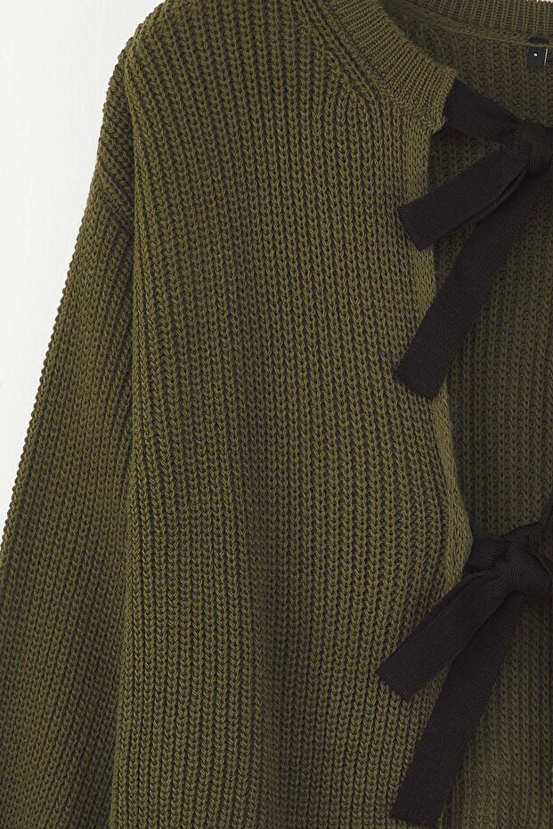 Haki Crop Çift Taraflı Giyilebilir Kurdele/Fiyonk Bağlama Detaylı Triko Kazak TWOAW25KZ00074 - 8