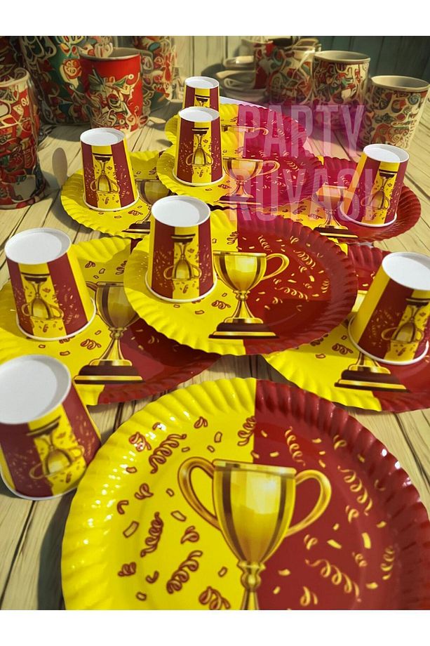 Sarı Kırmızı Kupa Temalı Kağıt Tabak Ve Bardak Parti Seti 8 Kişilik - 3