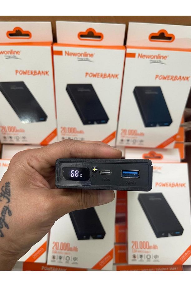 20.000 Mah PD 22.5w Hızlı Şarj Özellikli Digital ekranlı Fener Işıklı Powebank - 5