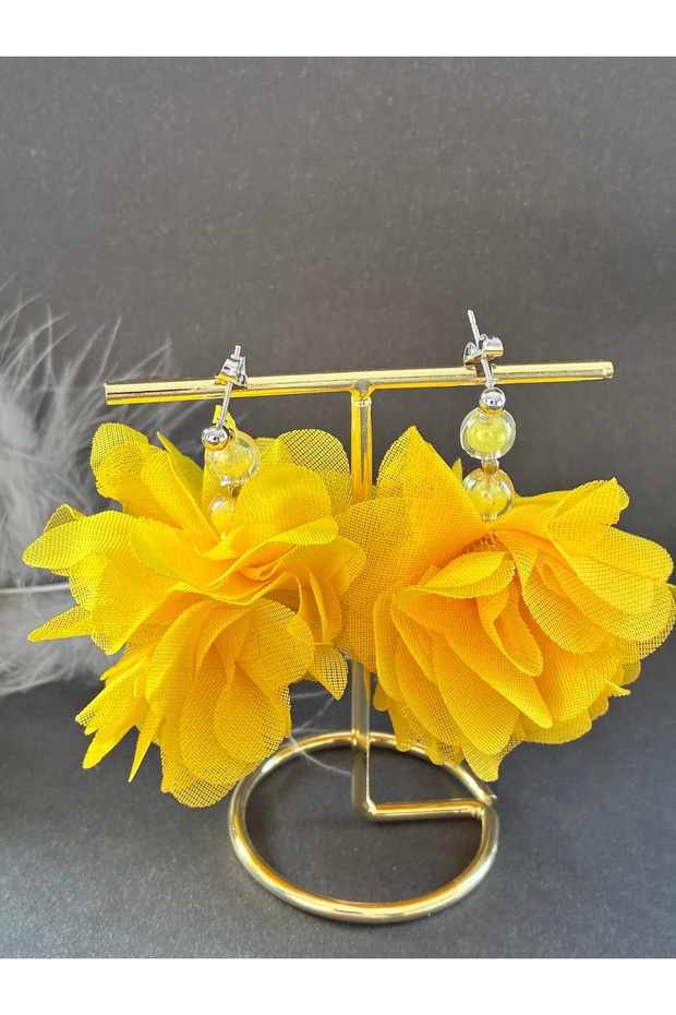Tarnish Free Flower Earrings Pair with Nickel Plated Material