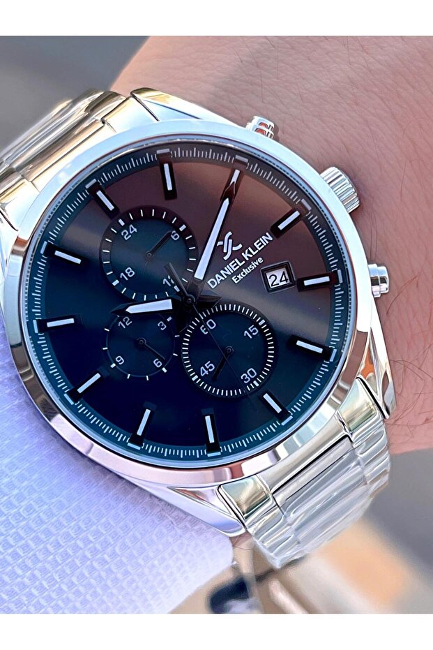 Steel Band Chronometer Dial Design 3 Atm Water Resistant Men Wristwatch 10582.6