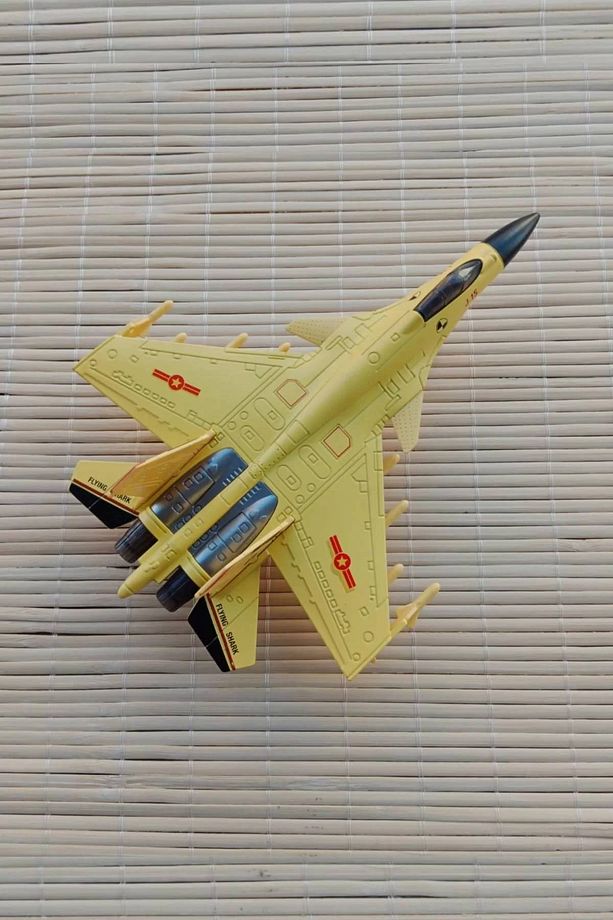 Cek Birak Sari Renkli Askeri Savas Ucagi Modeli J 15 Flaying Shark Maket RC Ucak - 6
