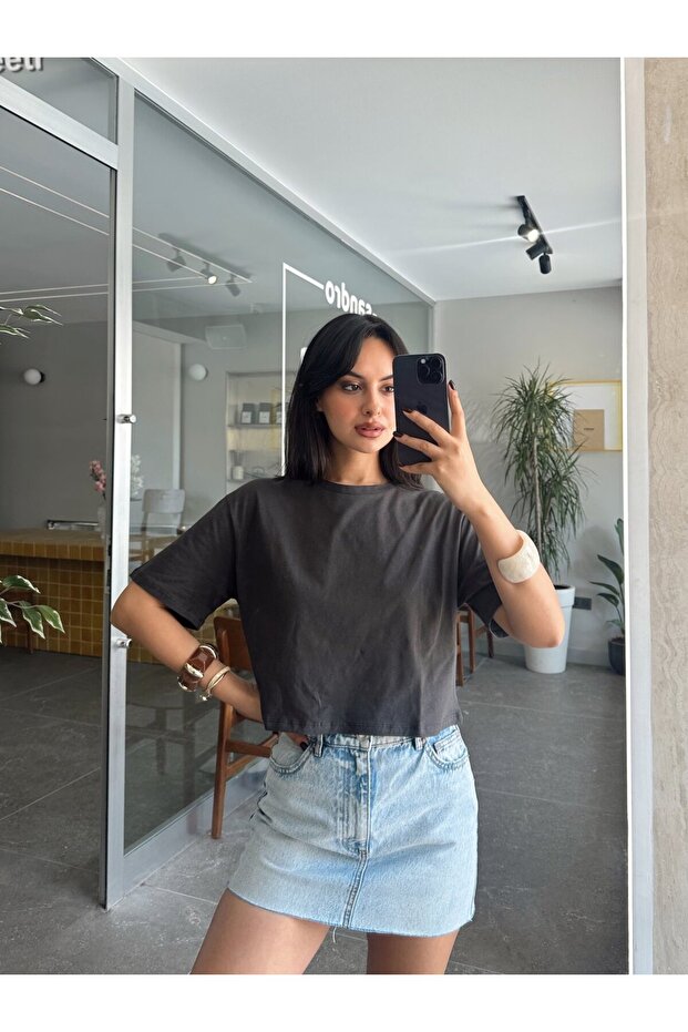 قميص قصير الأكمام بسيط - 1