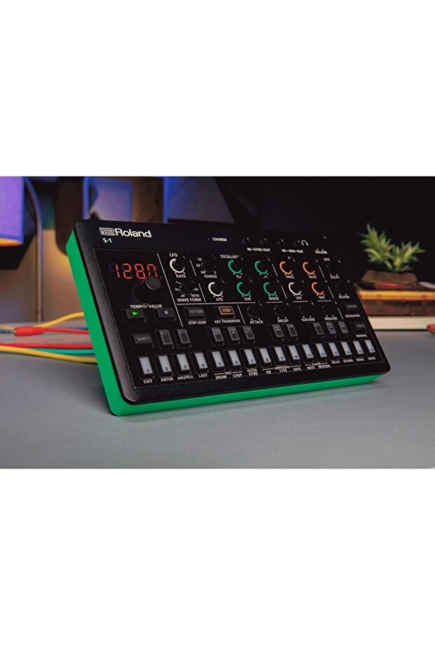 مُركِّب الصوت متعدد الأصوات S-1 Tweak Synth