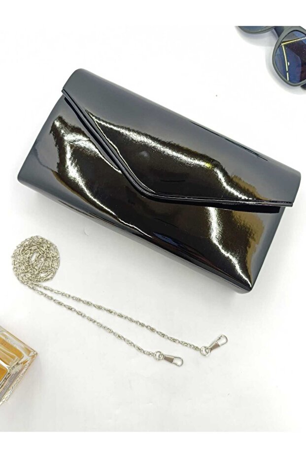 حقيبة يد نسائية من الجلد الأسود اللامع مع حزام وحقيبة يد موديل Envelope