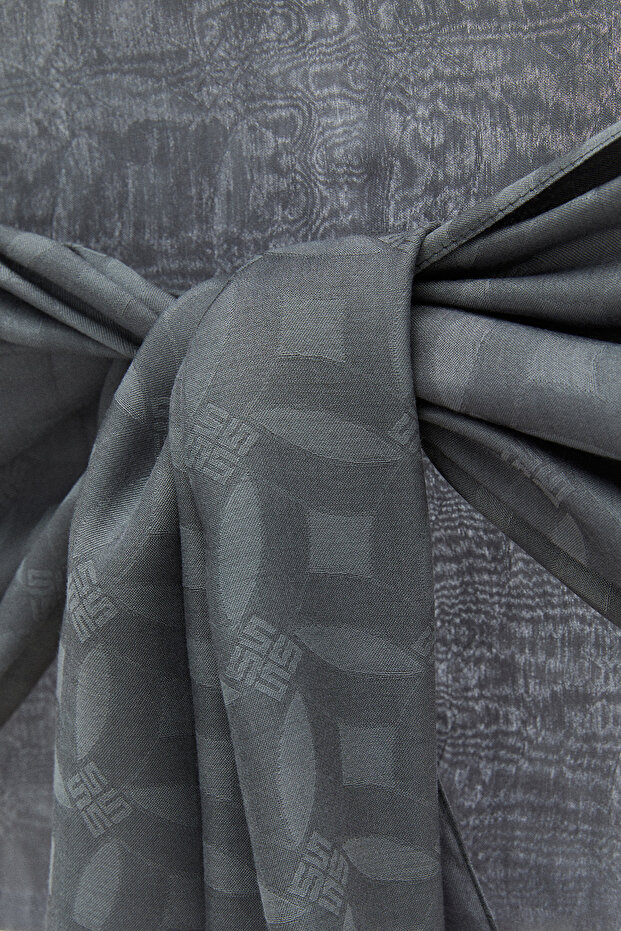 Amblem Detaylı Şal - 2