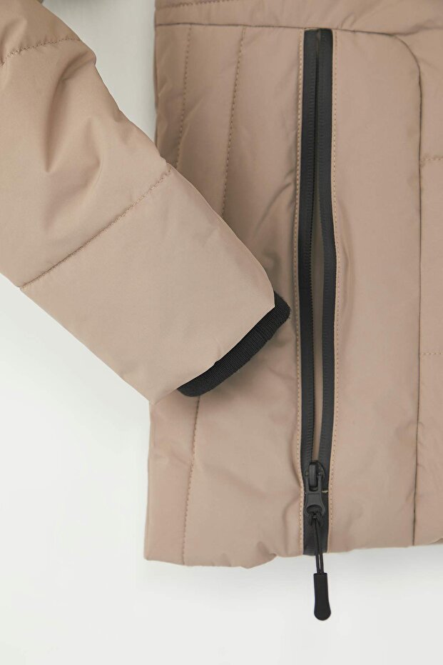 Beżowa regularna kurtka z kapturem, wodoodporna, nadmuchiwana TWOAW26MO00000 - 9