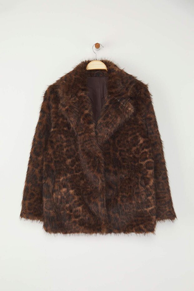 Wielokolorowy, wzorzysty, oversize'owy płaszcz futrzany z panterką TWOAW26MO00060 - 5