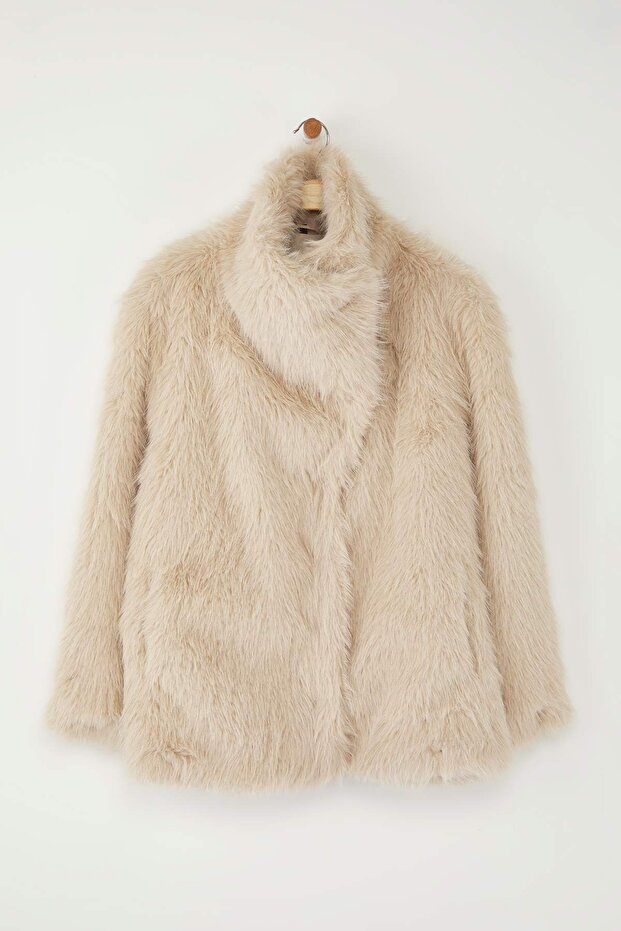 Béžové kabáty Regular Fit Fur Plus Size TBBAW25AW00000 - 9
