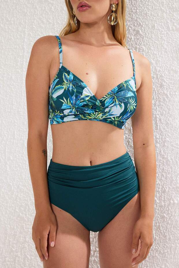 Çiçek Desenli Drapeli Üçgen Kaplı Hipster Yüksek Bel Bikini Takımı TBESS25BT00202 - 3