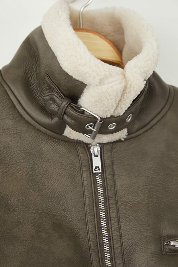 Füme Oversize Kalıp Peluş Detaylı Suni Deri Bomber Ceket Mont TWOAW26MO00010 - 6