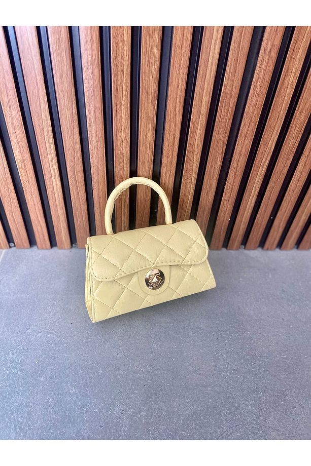 Kadın Butter Yellow Sarı Kapitoneli Kilit Detaylı El Ve Omuz Çantası - 5