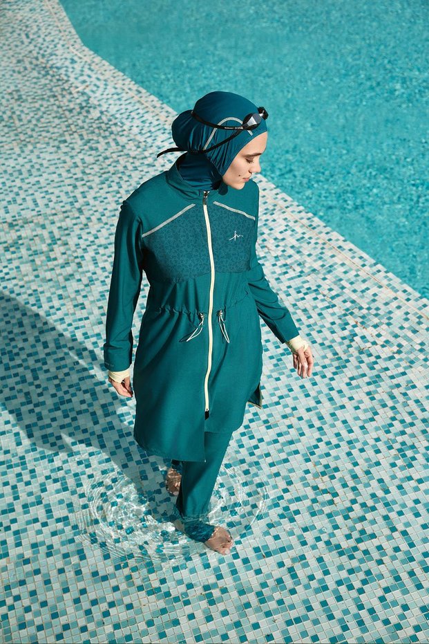 Performance Series Green Foot Tape Detailed Green Flexible Woven 6 Piece Full Hijab Swimsuit Set