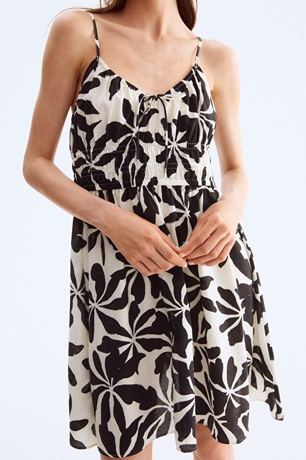 Büzgülü ve Askılı Elbise - 2