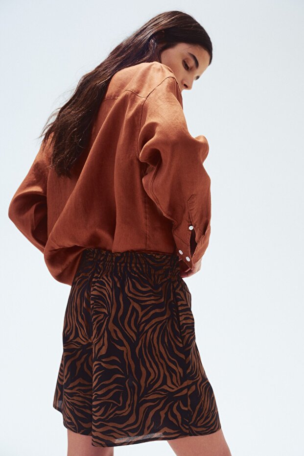 Baskılı ve Büzgü Bağlı Şort - 4