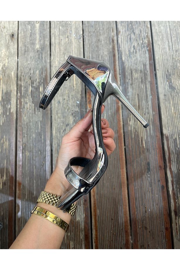Kadın Platin Rugan Parlak İnce Tek Bant Sivri Yüksek Topuklu 9-10 cm Bilekten Açık Sandalet Ayakkabı - 3