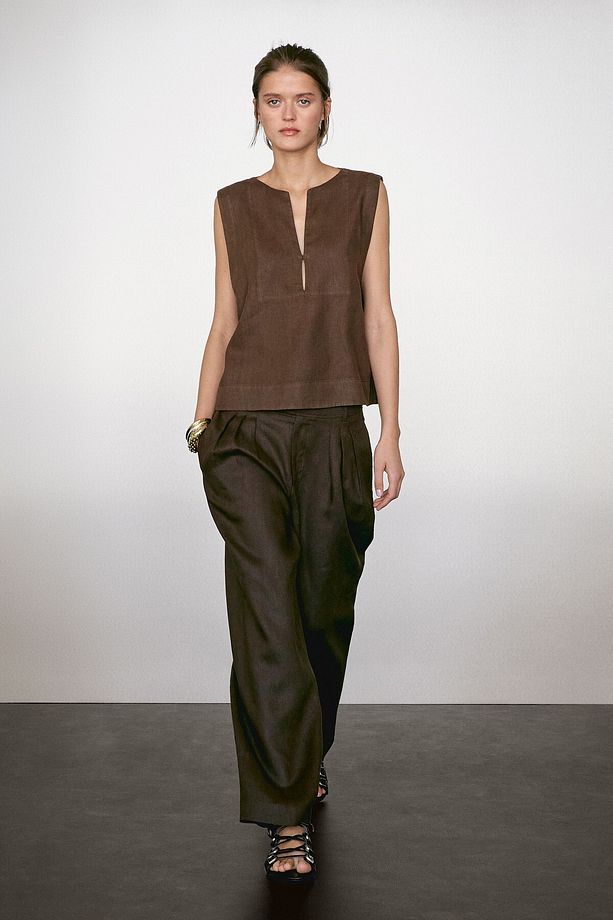 Blouse with seam detail, 100% linen - 2
