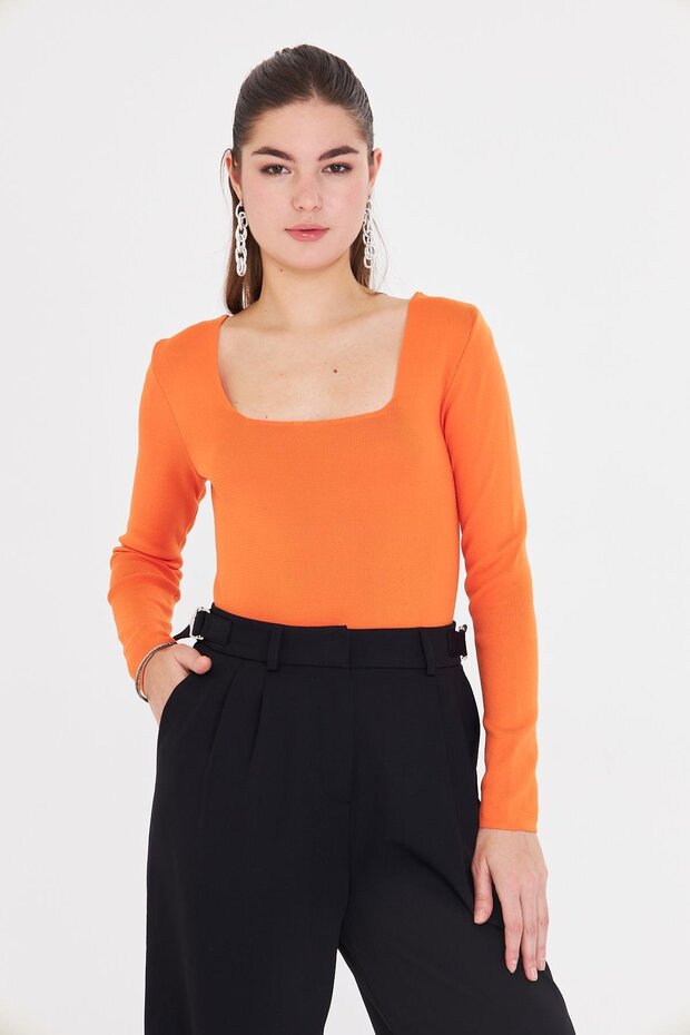 Geniş Yaka Triko - 1