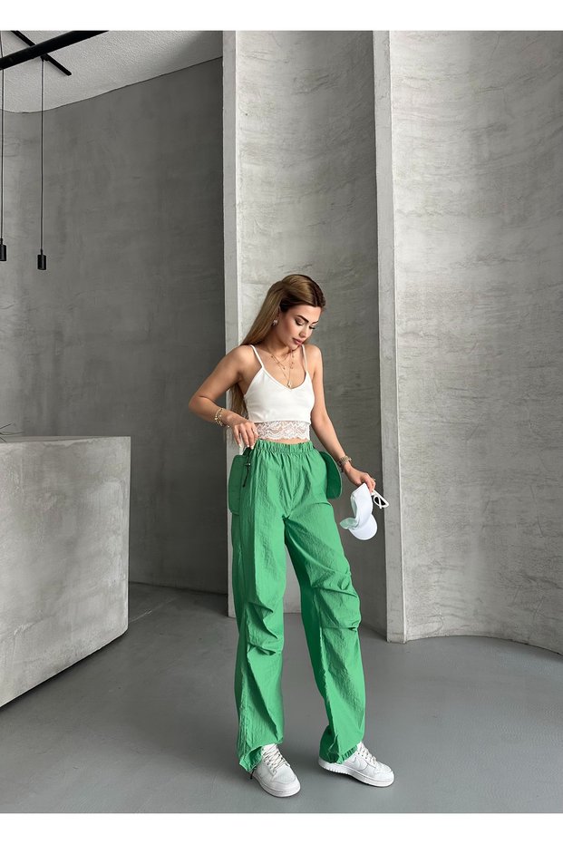 Women's Parachute Fabric Sound-Proof Soft Textured Waist Elastic Loose Cut Pants