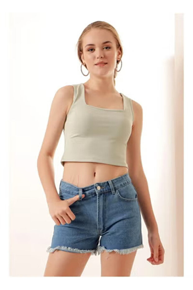 بلوزة قصيرة باللون الأخضر النعناعي - 2