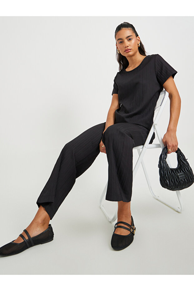 Solid Textured Round Neck Top and Pants Co-Ords