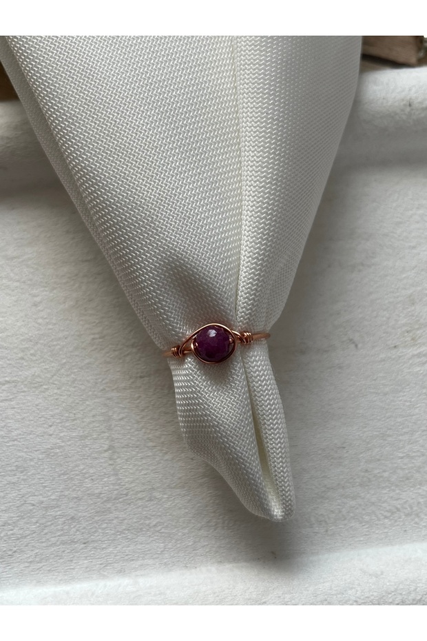 خاتم سلكي نحاسي قابل للتعديل من حجر الياقوت مصنوع يدويًا - 1