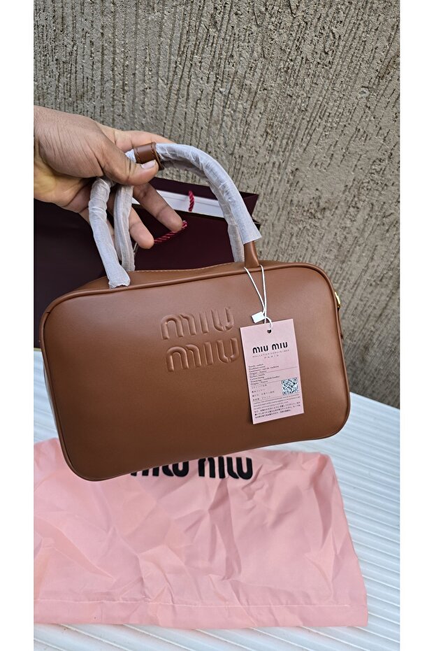 شنطة كتف مع الملحقات - 1