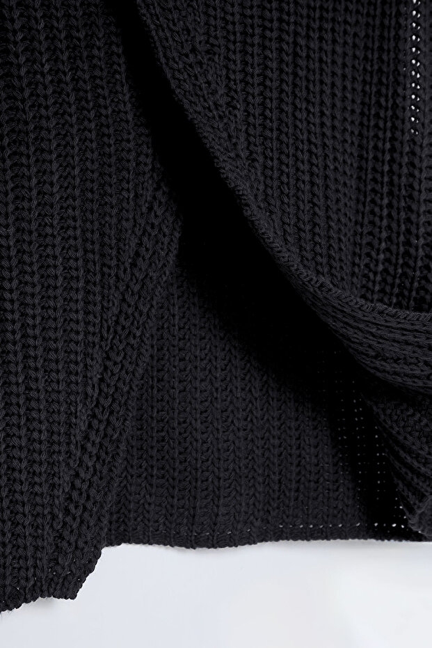 Antracytowy sweter z rozcięciem na stójce TWOAW25PA00000 - 5