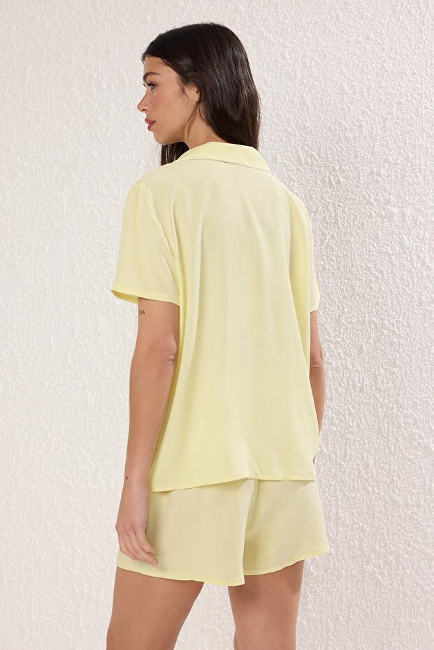 Sarı Kurdele/Fiyonk ve Biye Detaylı Viskon Şortlu Dokuma Pijama Takımı THMSS24PT00290 - 4