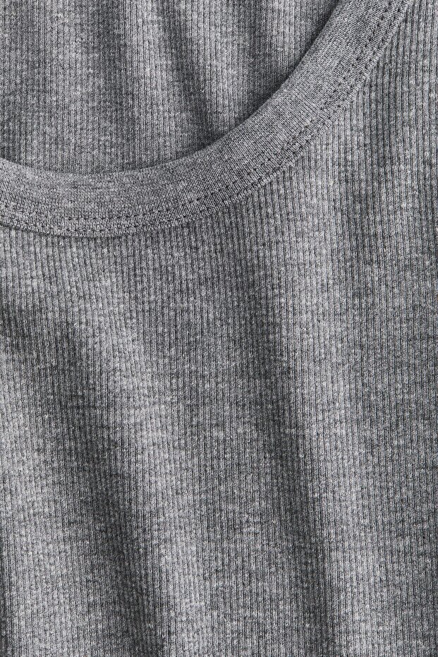 Ribanalı Kolsuz Üst - 5