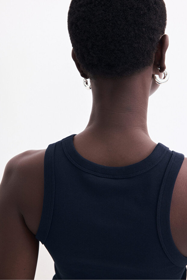 Ribanalı Kolsuz Üst - 4