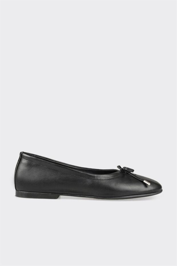 Black Leather Women's Casual Shoes