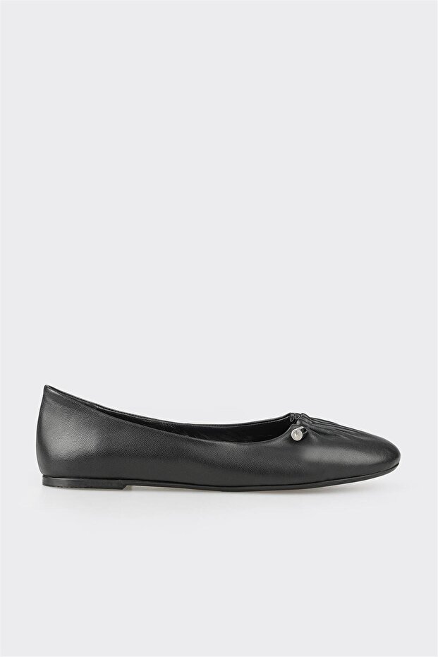 Black Leather Women's Casual Shoes