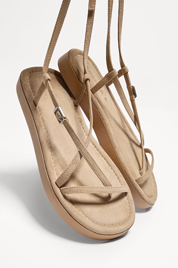 Bantlı düz sandalet - 5