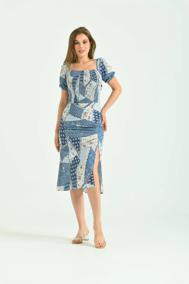 فستان صيفي منقوش بفتحة رقبة على شكل حرف V - 3