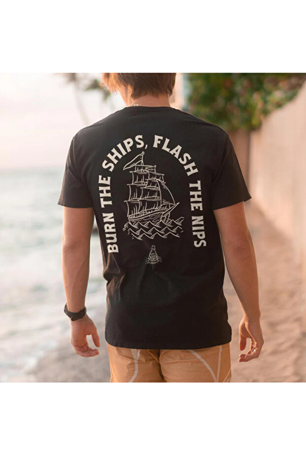 تي شيرت مطبوع عليه Burn The Ships مقاس كبير