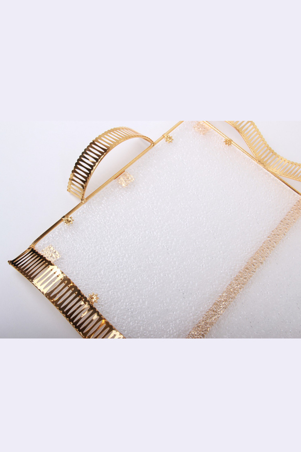 Rectangular serving tray with a luxurious white gold pattern design - 4