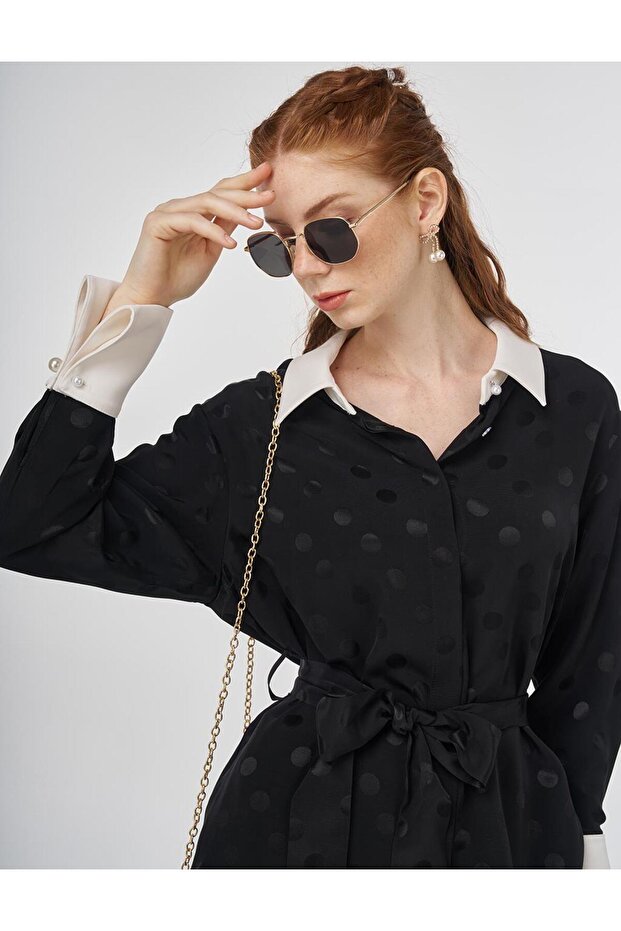 طقم مزدوج منقط باللون الأسود - 7