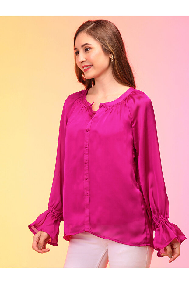 بلوزة سادة برقبة دائرية وأكمام مكشكشة وأزرار - 2