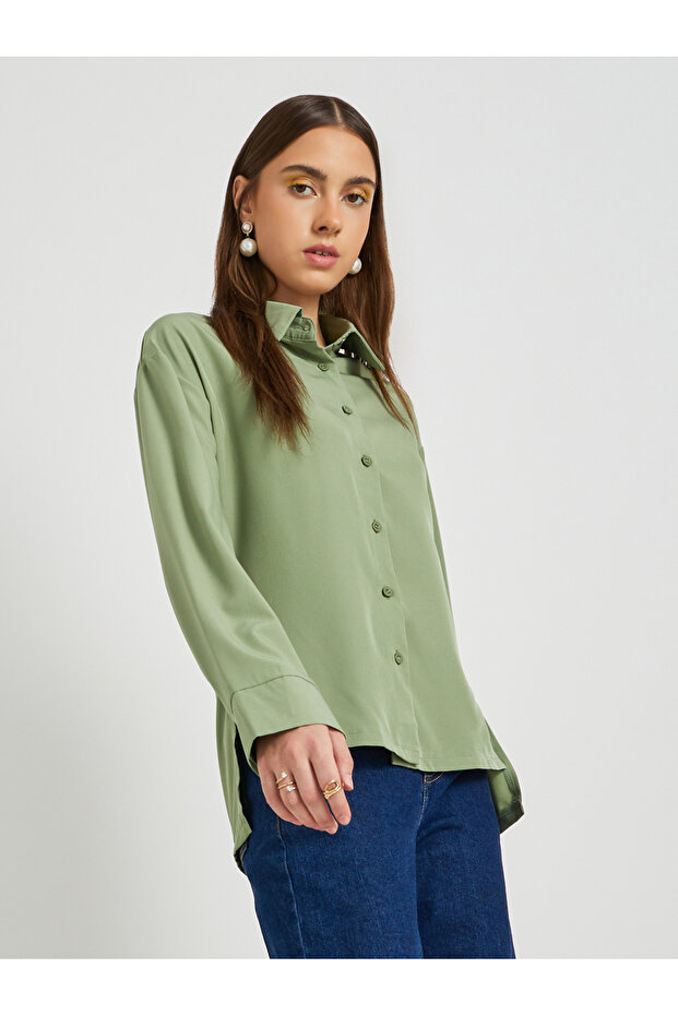 قميص سادة بأكمام طويلة وياقة واسعة - 1