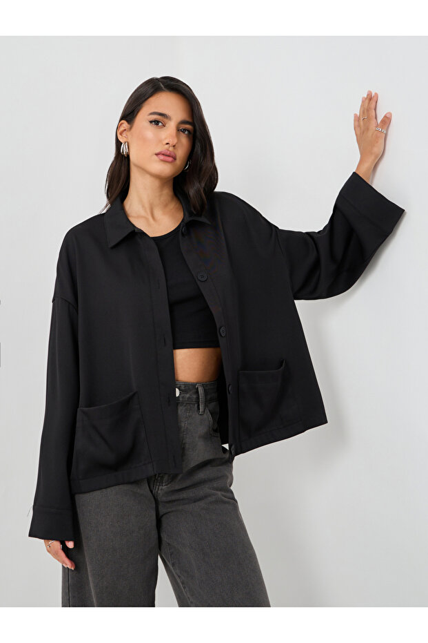 جاكيت مربع الشكل بأزرار أمامية صلبة وجيوب جانبية - 2