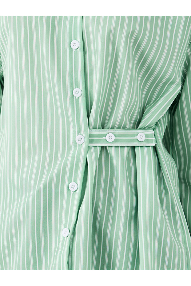 بلوزة مخططة بياقة ماندرين وأزرار - 3