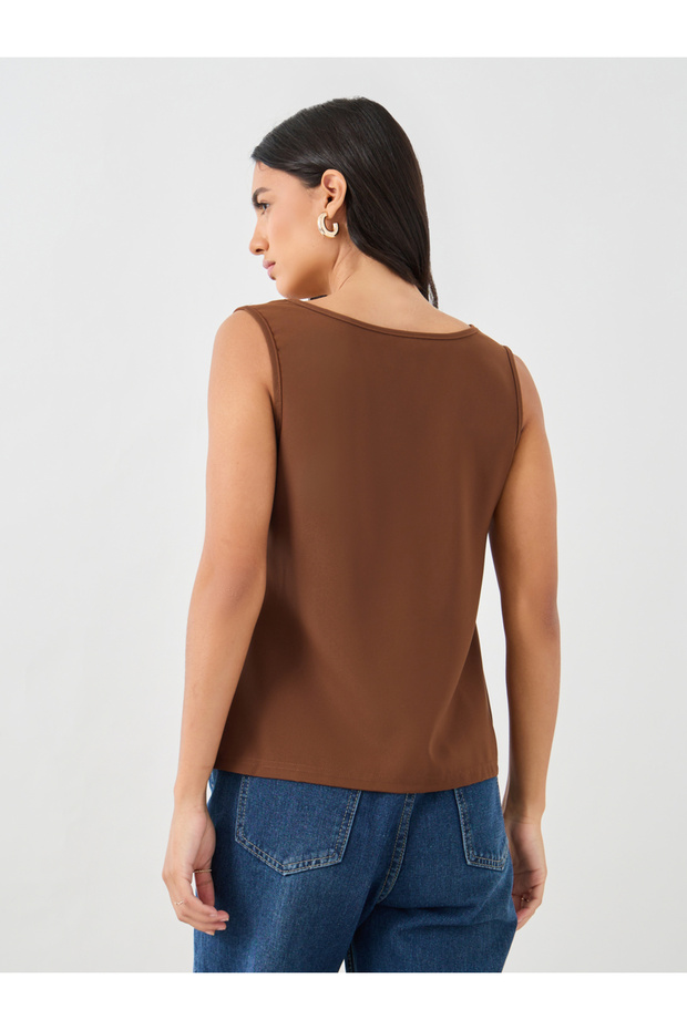 بلوزة سادة بدون أكمام برقبة دائرية - 4