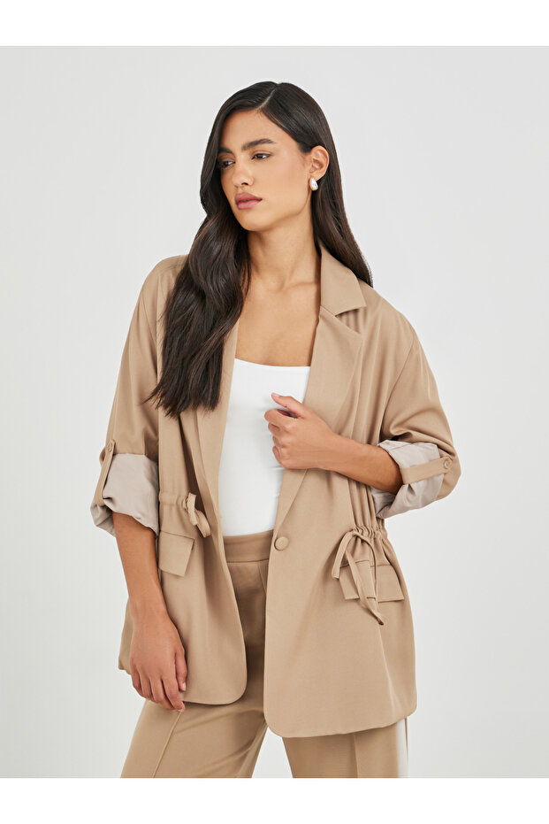 بليزر سادة بطول عادي وقصة عادية مع رباط - 1