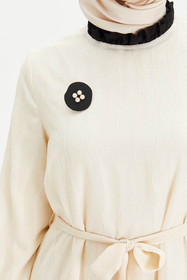 Çıkarılabilir Broşlu Elbise - 6