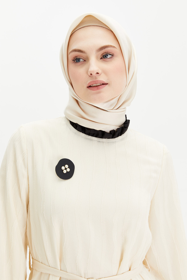 Çıkarılabilir Broşlu Elbise - 5