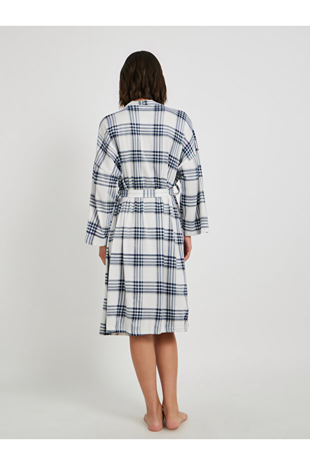 رداء منقوش بجيوب وتفاصيل - 4