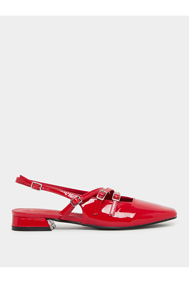 حذاء مسطح بحزام خلفي وإبزيم عادي - 1