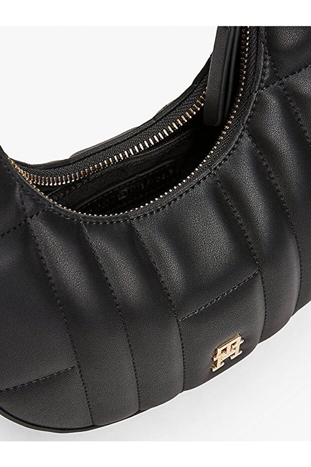 TH FEMININE MOON CROSSOVER damska czarna torebka AW0AW17635BDS - 5