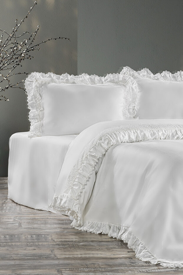 Maggie Lace Duvet Cover Set